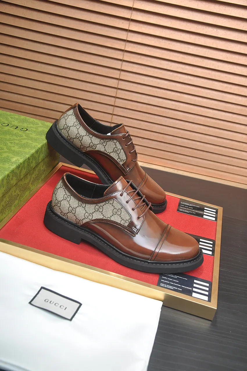 Men's shoes💰540💶Italy's top luxury men's shoe giant (GUCCI) (Gucci) (full cowhide lining) new arrival🍃Original European style🔰 Pleasant to the eye😍In order to make the shoes more durable and non-deformable🌀The production continues to follow traditional methods but there is still no lack of innovation💪Choose original sheepskin for the leather♻️ Smooth and natural And extra bright ⭐Made of imported cowhide, the first choice of rich people 38-45 (45 customized)